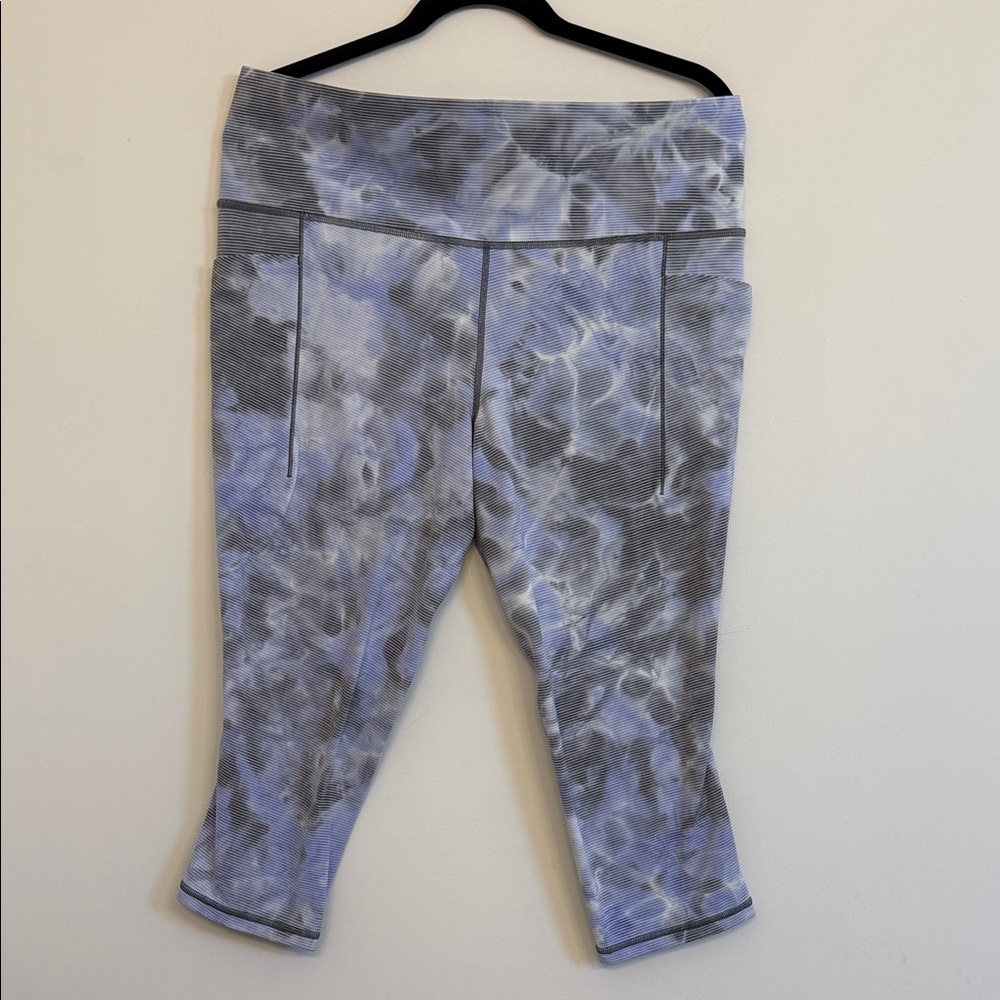 Athleta Salutation Stash Pocket Capri Leggings XL
